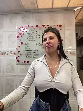 Snapshot of Alanna_atm_ chatting on December 21, 2024, 9:25 pm Alanna atm online show from December 21, 2024, 9:25 pm