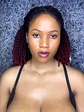 Snapshot of chocogirl01 chatting on October 1, 2025, 7:25 am chocogirl01 online show from October 1, 2025, 7:25 am