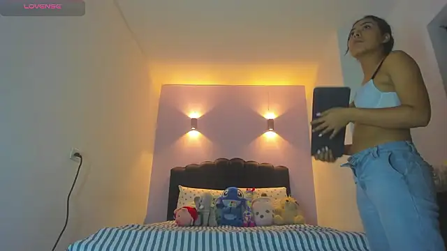 Snapshot of Sofia_Clauss_ chatting on March 8, 2026, 5:11 am Sofia Clauss online show from March 8, 2026, 5:11 am