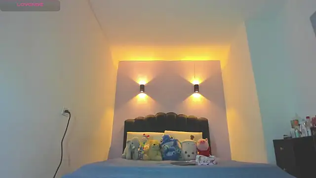 Snapshot of Sofia_Clauss_ chatting on April 6, 2026, 4:21 am Sofia Clauss online show from April 6, 2026, 4:21 am