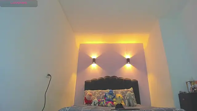 Sofia Clauss  online show from May 20, 2026, 4:07 am