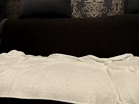 Snapshot of makodyrty chatting on December 15, 2025, 6:23 pm makodyrty online show from December 15, 2025, 6:23 pm