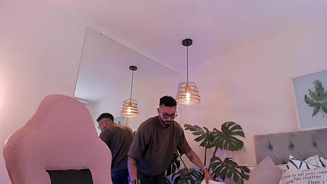 Snapshot of Tom_cooper_ chatting on November 9, 2025, 1:20 pm Tom cooper online show from November 9, 2025, 1:20 pm