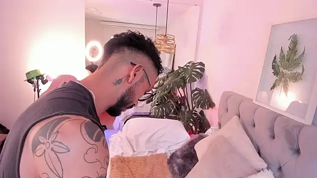 Snapshot of Tom_cooper_ chatting on November 19, 2025, 12:49 pm Tom cooper online show from November 19, 2025, 12:49 pm