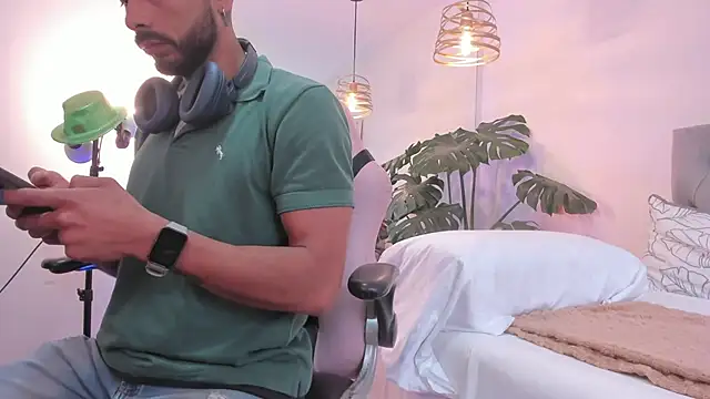 Snapshot of Tom_cooper_ chatting on November 21, 2025, 1:21 pm Tom cooper online show from November 21, 2025, 1:21 pm