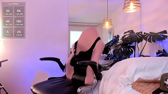 Snapshot of Tom_cooper_ chatting on December 4, 2025, 1:09 pm Tom cooper online show from December 4, 2025, 1:09 pm