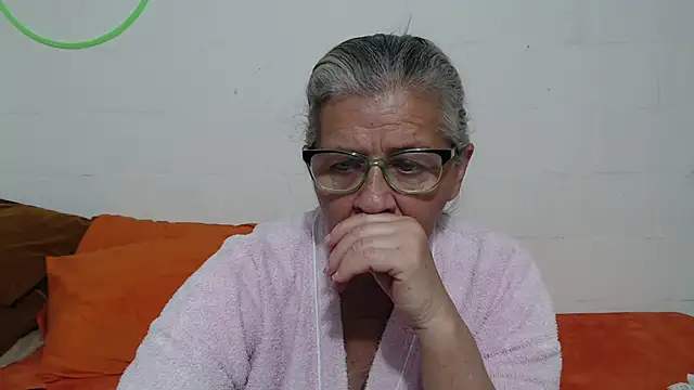 candy mature  online show from December 19, 2025, 10:28 pm