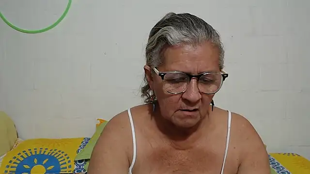candy mature  online show from February 5, 2026, 1:32 am