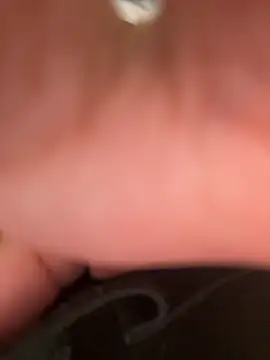 Snapshot of DarianaGuzz chatting on March 4, 2025, 5:42 am DarianaGuzz online show from March 4, 2025, 5:42 am