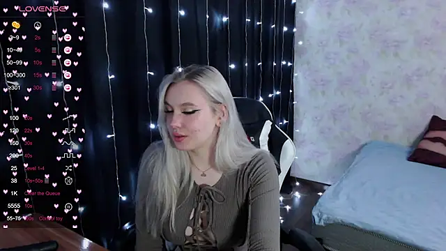 VikaPowers online show from February 10, 2025, 6:45 pm