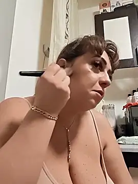 AvaLloyd online show from October 27, 2025, 2:59 am