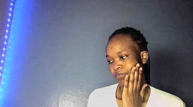 Snapshot of cyberbunnie chatting on January 22, 2025, 7:34 pm cyberbunnie online show from January 22, 2025, 7:34 pm