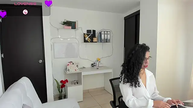 susana monroy online show from April 23, 2026, 7:05 pm