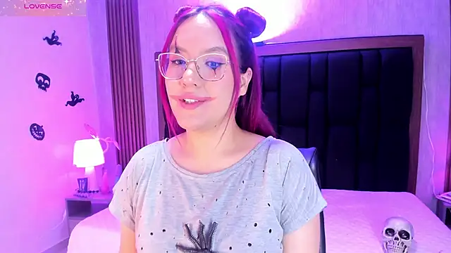 Snapshot of sweet--emily chatting on October 30, 2025, 4:14 am sweet--emily online show from October 30, 2025, 4:14 am