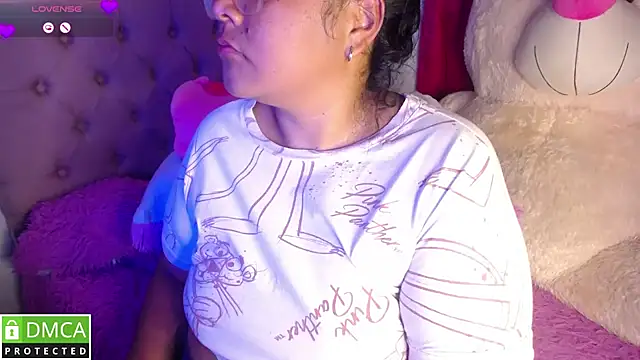 KittyHot20 online show from November 17, 2025, 1:44 am