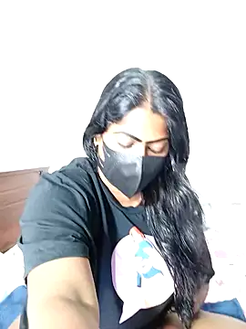 Snapshot of DISNI1997 chatting on December 22, 2024, 3:33 pm DISNI1997 online show from December 22, 2024, 3:33 pm