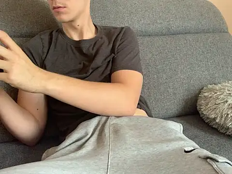 Honeeymaster online show from October 5, 2025, 9:40 am