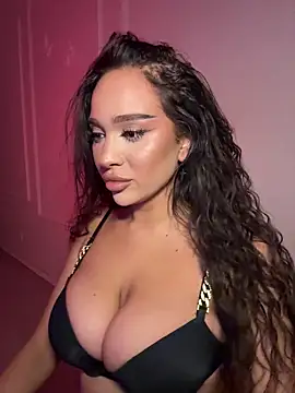 CardiSweetBaby online show from April 14, 2026, 9:43 pm