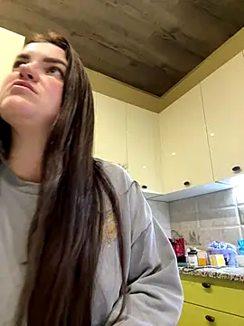 Karolina llove online show from November 11, 2025, 6:35 am