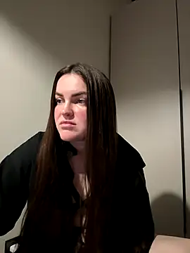 Karolina llove online show from November 30, 2025, 10:36 pm