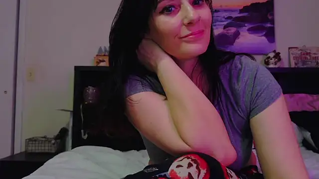 Snapshot of CrystalLakeXO chatting on November 20, 2025, 7:08 am CrystalLakeXO online show from November 20, 2025, 7:08 am