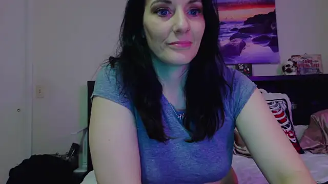 Snapshot of CrystalLakeXO chatting on November 30, 2025, 5:11 am CrystalLakeXO online show from November 30, 2025, 5:11 am