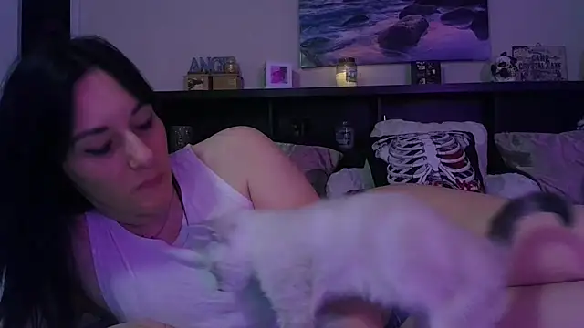 Snapshot of CrystalLakeXO chatting on December 15, 2025, 5:23 am CrystalLakeXO online show from December 15, 2025, 5:23 am