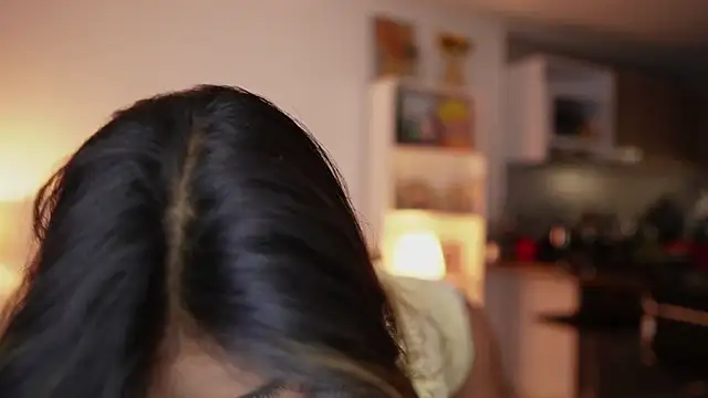 SaraParisi online show from February 5, 2026, 11:42 pm