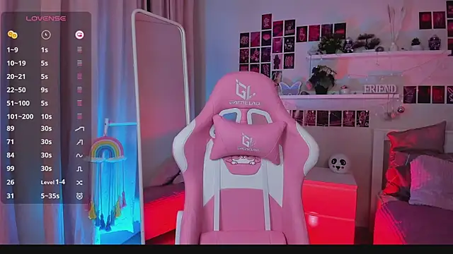 arielabradberry online show from December 18, 2024, 3:44 pm