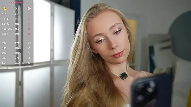 Snapshot of Vika54784 chatting on February 16, 2025, 4:09 am Vika54784 online show from February 16, 2025, 4:09 am