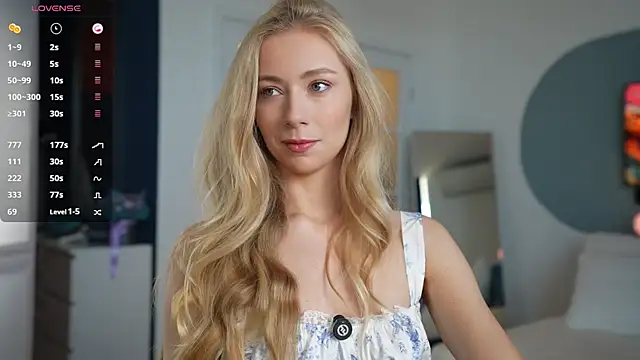 Snapshot of Vika54784 chatting on March 9, 2025, 5:44 am Vika54784 online show from March 9, 2025, 5:44 am