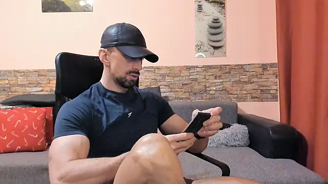 Snapshot of HotHunkTrainer chatting on March 24, 2026, 8:41 am HotHunkTrainer online show from March 24, 2026, 8:41 am