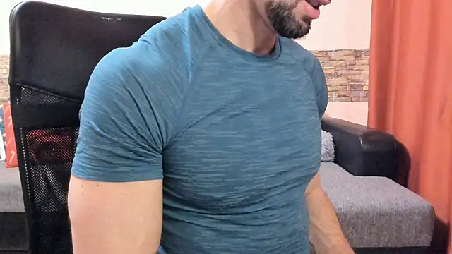 Snapshot of HotHunkTrainer chatting on March 26, 2026, 8:31 am HotHunkTrainer online show from March 26, 2026, 8:31 am