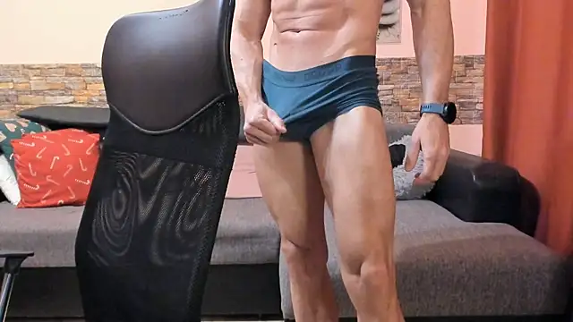 Snapshot of HotHunkTrainer chatting on March 27, 2026, 9:21 am HotHunkTrainer online show from March 27, 2026, 9:21 am