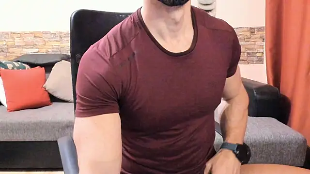 Snapshot of HotHunkTrainer chatting on April 1, 2026, 8:15 am HotHunkTrainer online show from April 1, 2026, 8:15 am