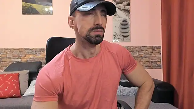 HotHunkTrainer online show from May 18, 2026, 8:31 am