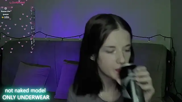 Snapshot of Miya_Dream_UKR chatting on December 18, 2024, 10:02 pm Miya Dream UKR online show from December 18, 2024, 10:02 pm