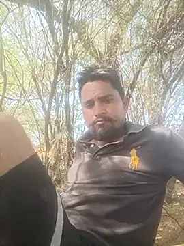 Snapshot of lovesuna chatting on February 12, 2025, 8:38 am lovesuna online show from February 12, 2025, 8:38 am