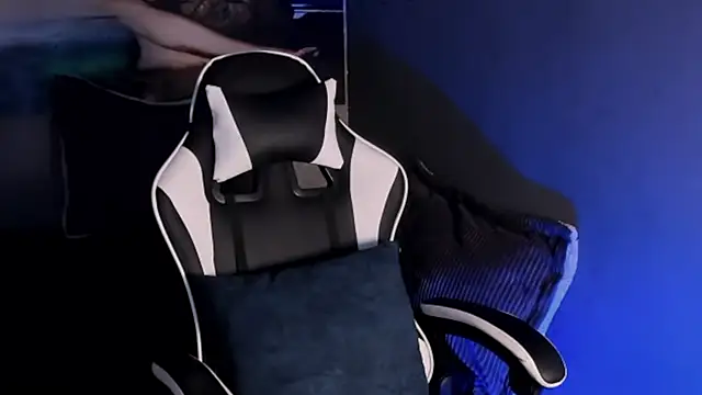 Thomas Fit1 online show from March 24, 2026, 1:43 am