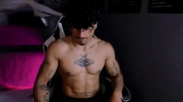 Thomas Fit1 online show from April 15, 2026, 6:48 pm