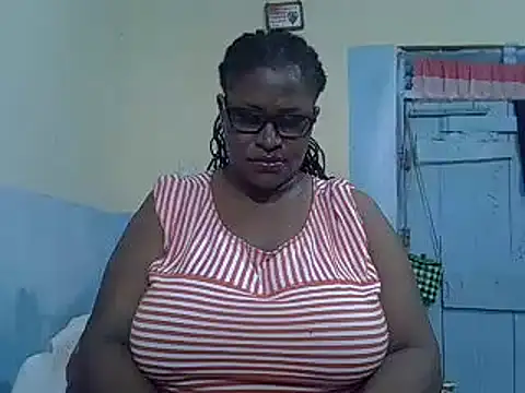 Snapshot of sexy_bigboobss chatting on October 21, 2025, 7:42 am sexy bigboobss online show from October 21, 2025, 7:42 am
