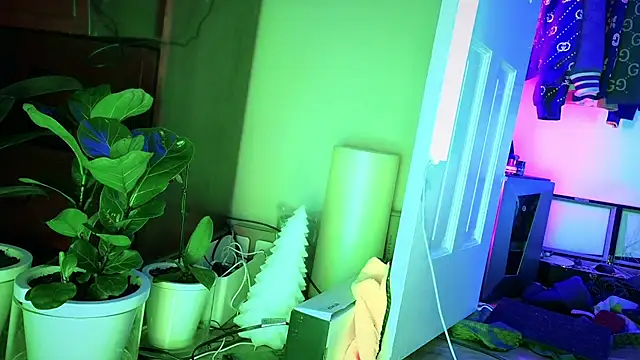 YouLikeBigDick9 online show from December 12, 2024, 7:19 am