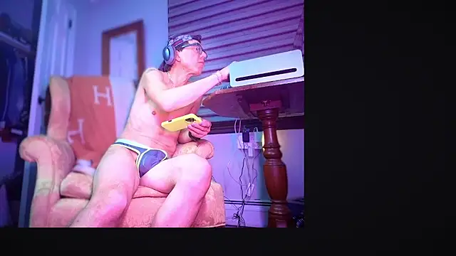 YouLikeBigDick9 online show from December 30, 2024, 9:27 am