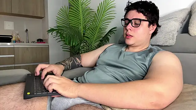 Snapshot of odin_blake chatting on July 17, 2026, 5:18 pm odin blake online show from July 17, 2026, 5:18 pm