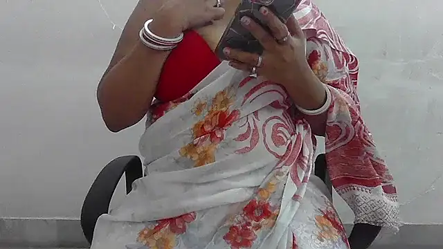 Snapshot of my-laila chatting on July 4, 2026, 8:09 am my-laila online show from July 4, 2026, 8:09 am