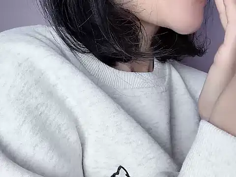 Baenee online show from December 3, 2025, 12:03 pm