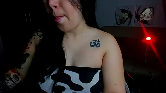 AilynRed online show from March 1, 2026, 4:03 am