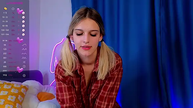 KimberliDean online show from February 18, 2025, 2:06 pm