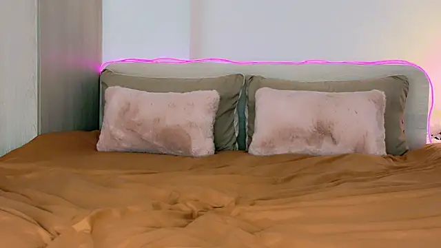 Snapshot of oh-my-mia chatting on November 21, 2025, 7:29 am oh-my-mia online show from November 21, 2025, 7:29 am