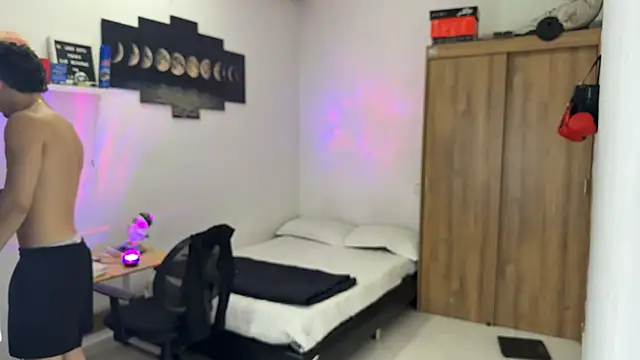 Snapshot of Kisan_Smith chatting on November 12, 2025, 2:01 am Kisan Smith online show from November 12, 2025, 2:01 am